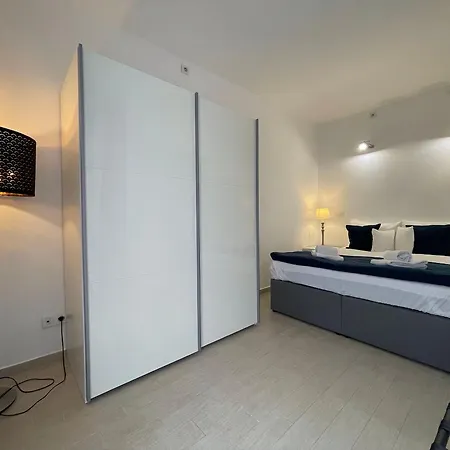 Smart Carrara