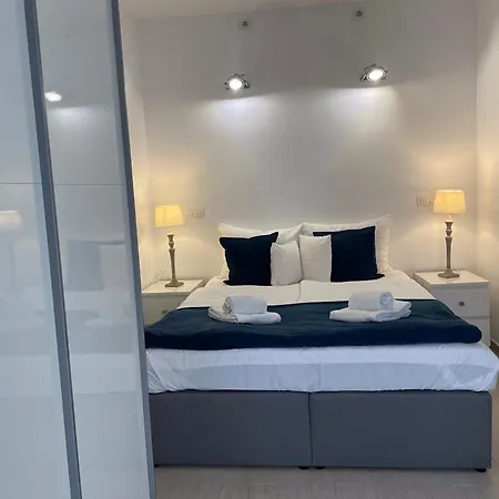 Smart Carrara Apartment