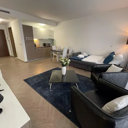 Smart Carrara Apartment *