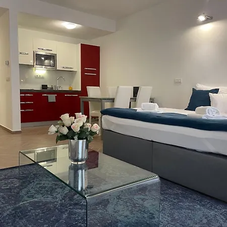 Smart Carrara Apartment