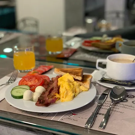 Smart Carrara * بودابست