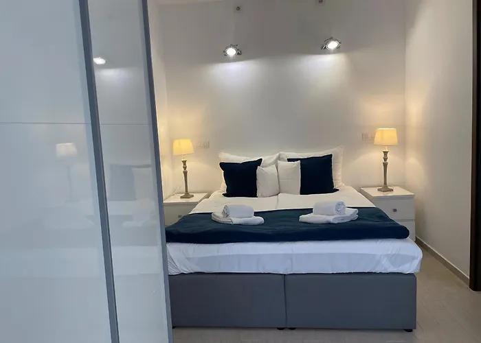 Smart Carrara Апартаменты