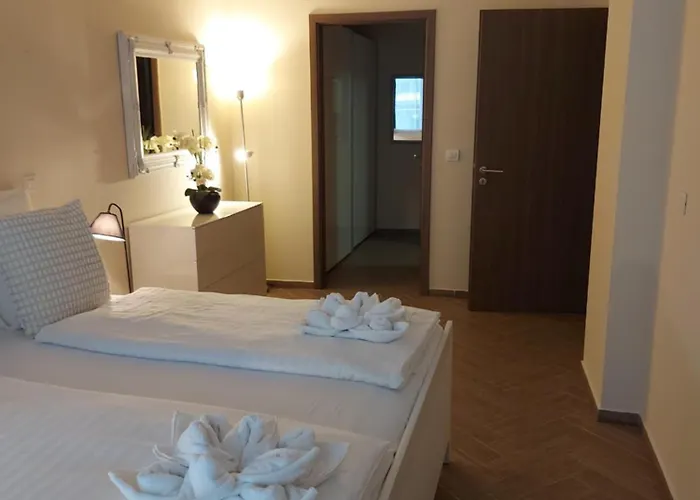 Smart Carrara Апартаменты