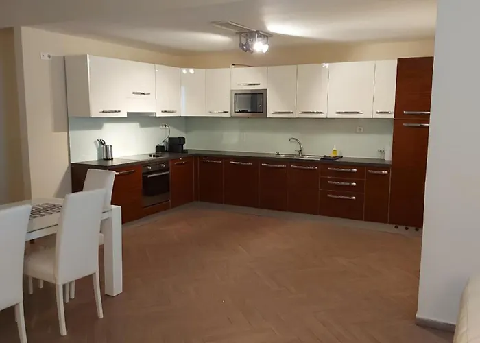 Smart Carrara Apartment